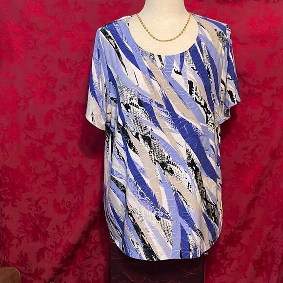 JM Collection Tops - JM Collection Women’s Paint Splash Short Sleeve Shirt Size 2X